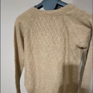 Women’s like new sweater